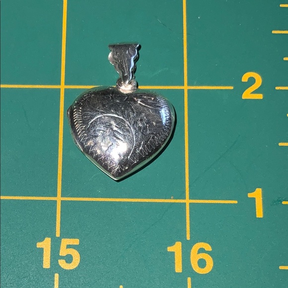 Sterling Silver heart locket - Picture 2 of 10